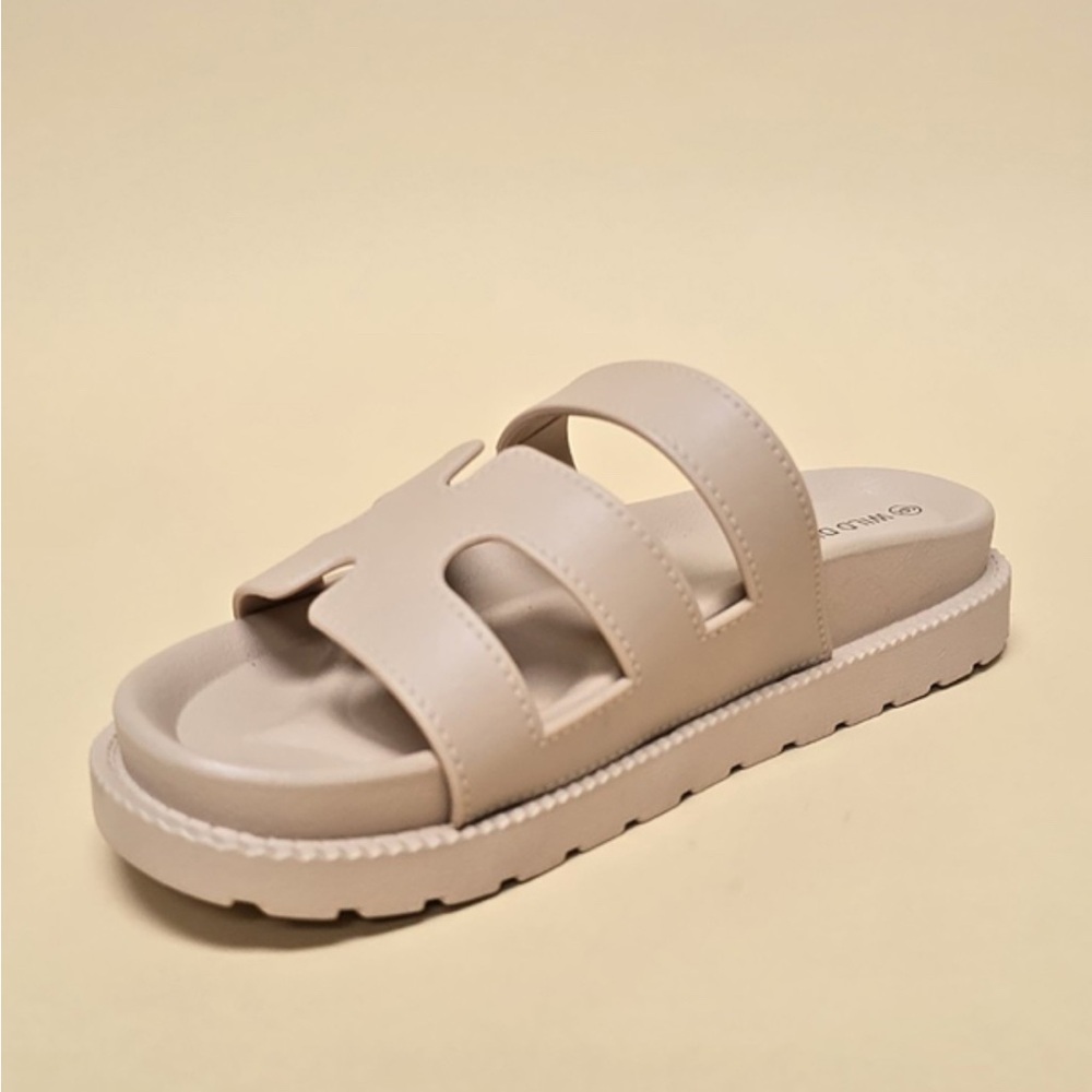 LOWEST PRICE Beige Slide Sandals size 8 (new in box)
